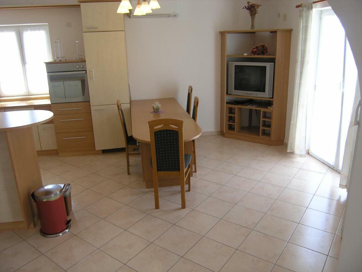 Apartman Juric Appartement Krk Town Buitenkant foto