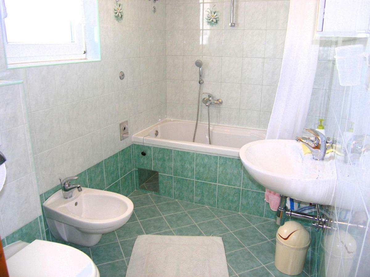Apartman Juric Appartement Krk Town Buitenkant foto