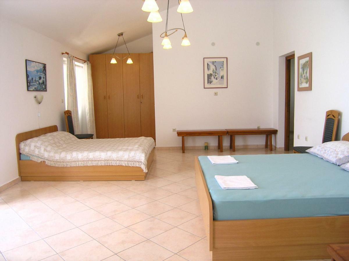 Apartman Juric Appartement Krk Town Buitenkant foto