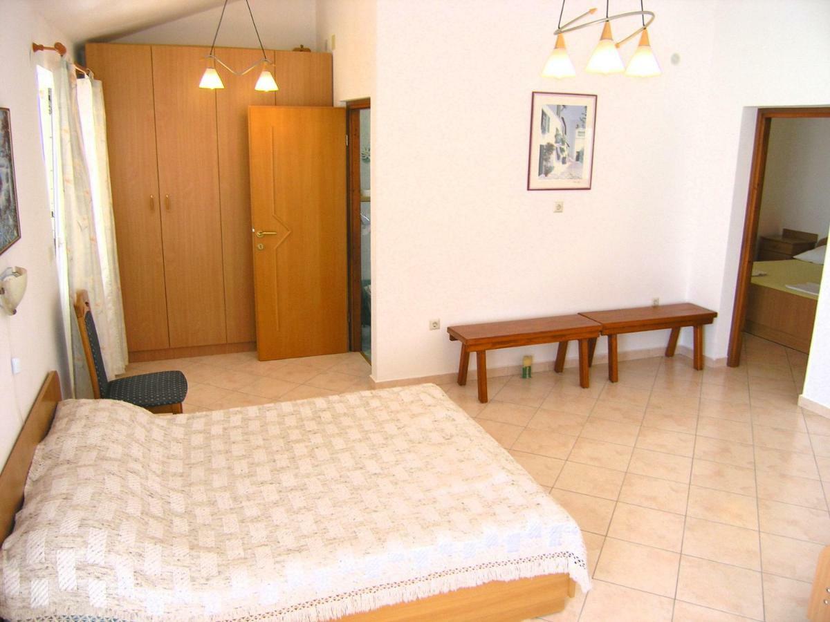 Apartman Juric Appartement Krk Town Buitenkant foto
