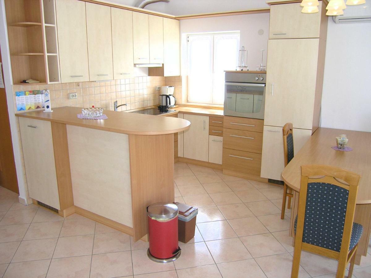 Apartman Juric Appartement Krk Town Buitenkant foto